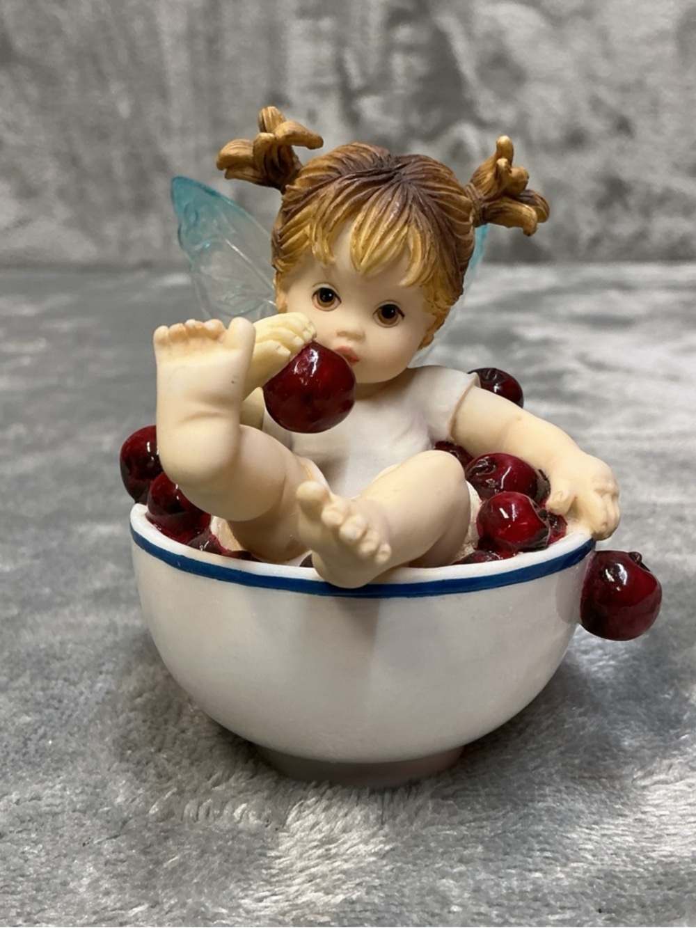 Vintage Enesco Little Kitchen Fairies “little Cherry Fairie”  102544
